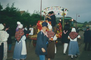 Le char du comité dans les rues d'EVRECY !